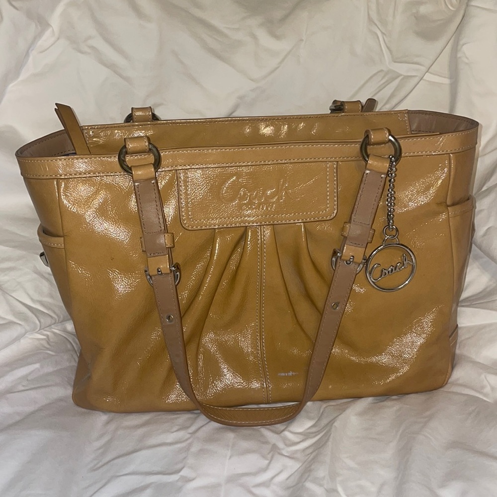 Coach - Light Brown Patent Leather “Gallery Pleated Tote” j0951-f13761